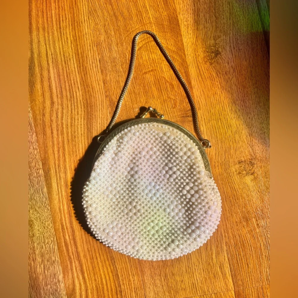 Vintage White Beaded  Purse Clutch with gold tone chain & Kiss clasp Art Deco